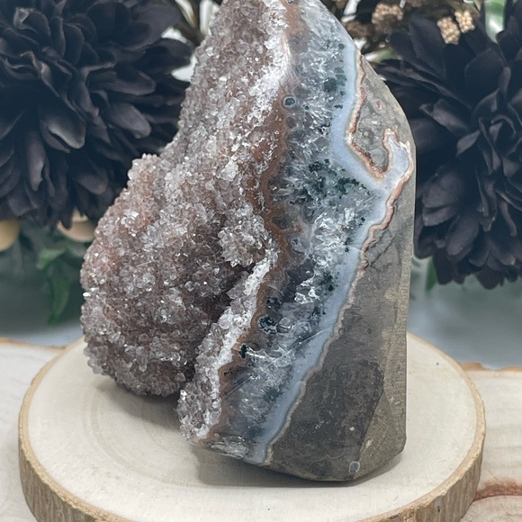 Pink Rainbow Amethyst Cut Base with Red Hematite and a Quartz Banding - Picture 2 of 9